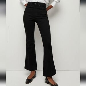 🌸 Veronica Beard Carson Kick-Flare Jeans in Onyx Wash Size 31